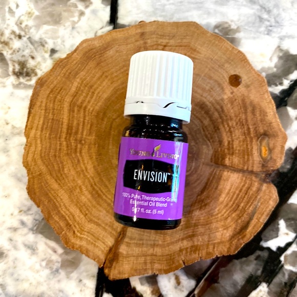 Young Living Envision - Picture 1 of 1